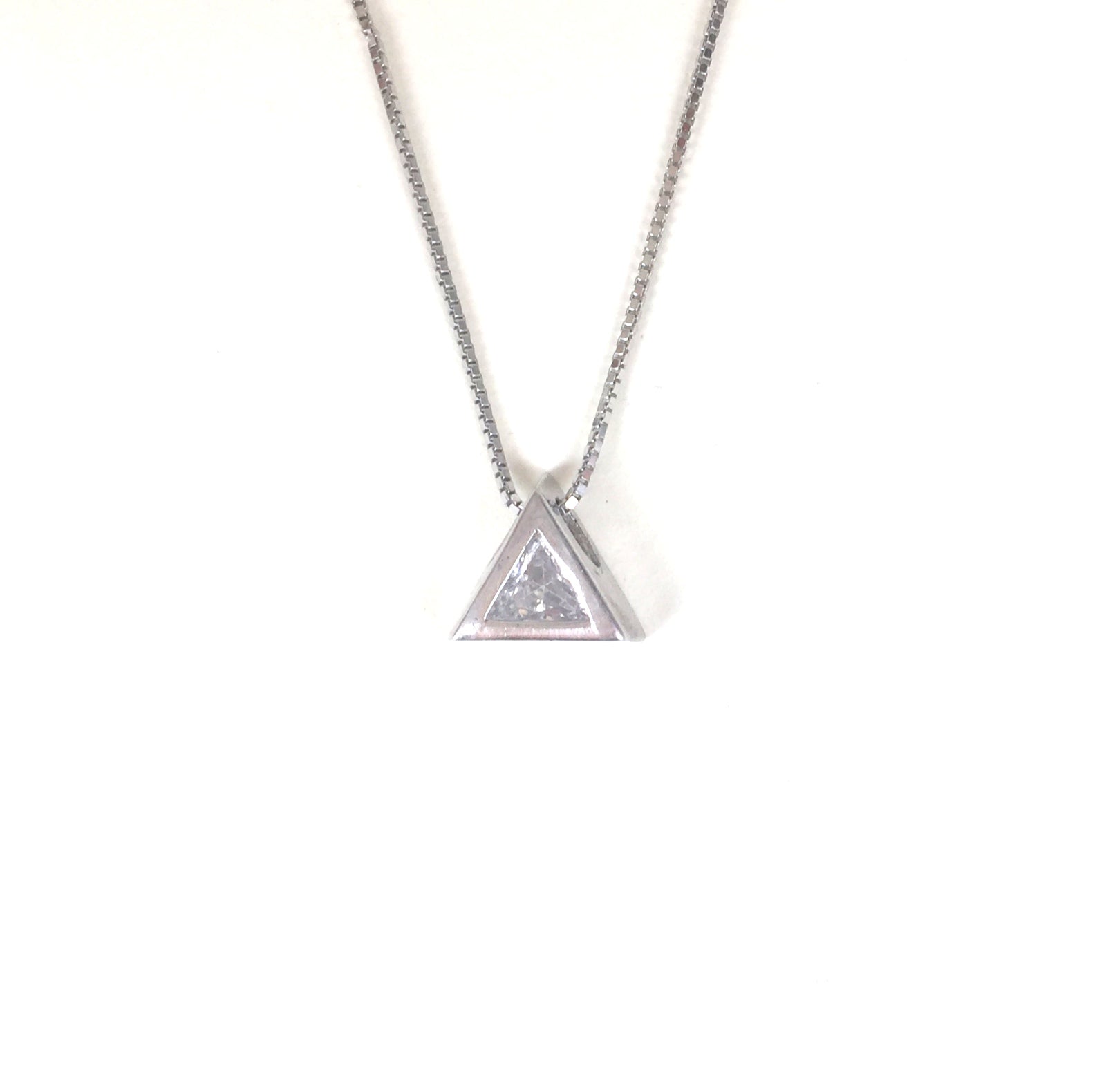 SMALL TRIANGLE STERLING SILVER NECKLACE