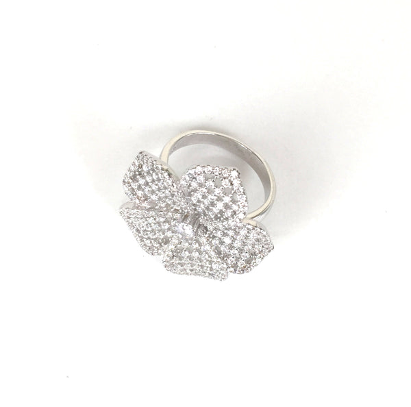 SPARKLING FLOWER STERLING SILVER RING