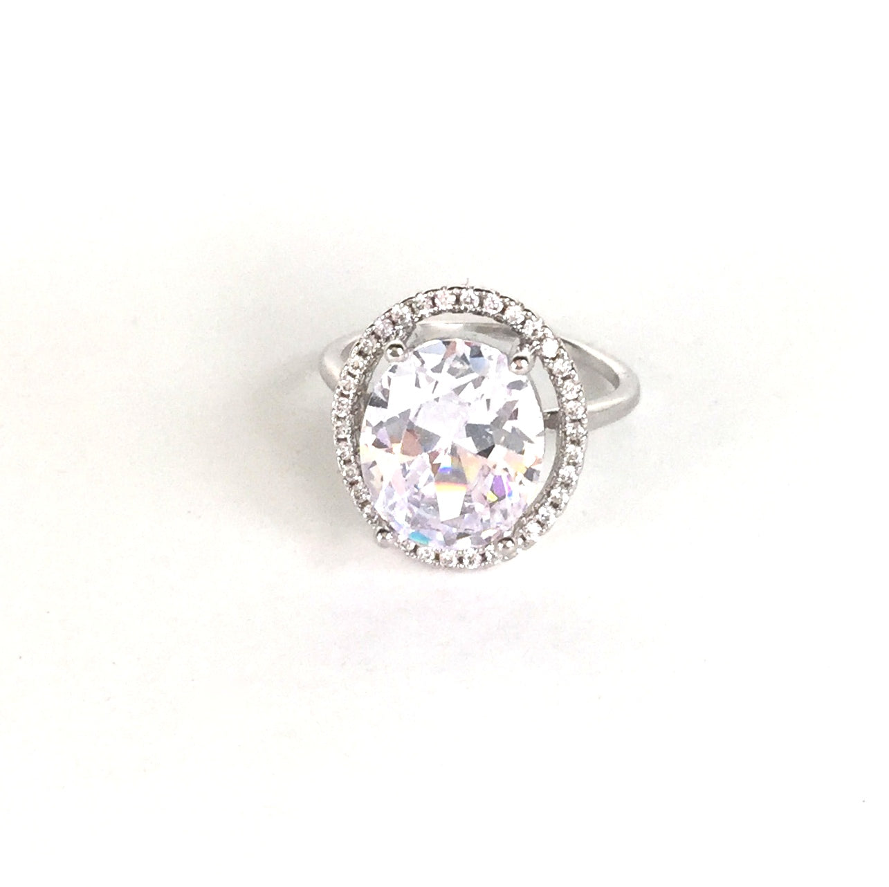 SPARKLING OVAL STERLING SILVER RING