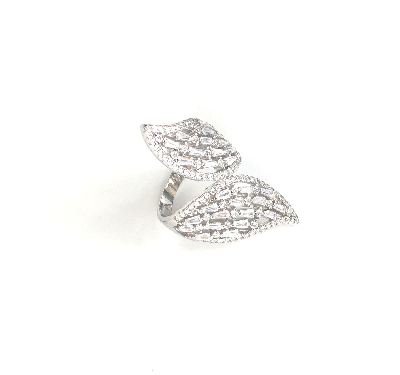 SPARKLING SPECTACULAR STERLING SILVER RING