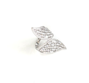 SPARKLING SPECTACULAR STERLING SILVER RING