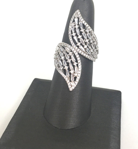SPARKLING SPECTACULAR STERLING SILVER RING