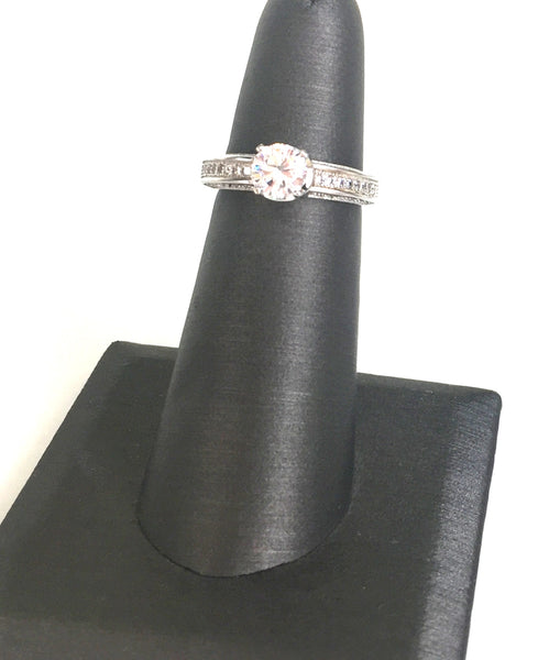 CLEAR STONE WITH SIDE PAVE CZ STERLING SILVER RING